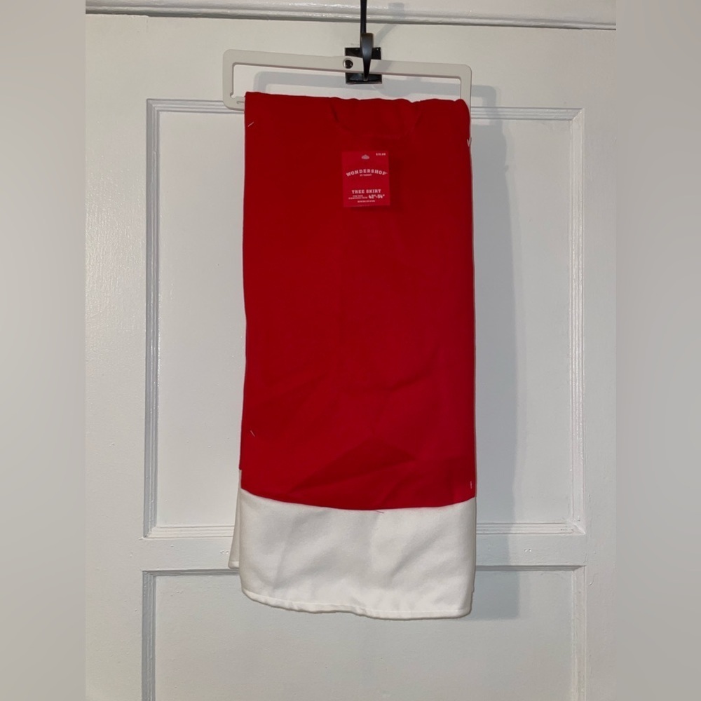 Wondershop christmas tree skirt